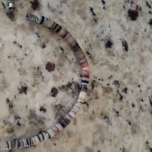 3/$20 Shell Necklace ⚓🥁 - Picture 6 of 6